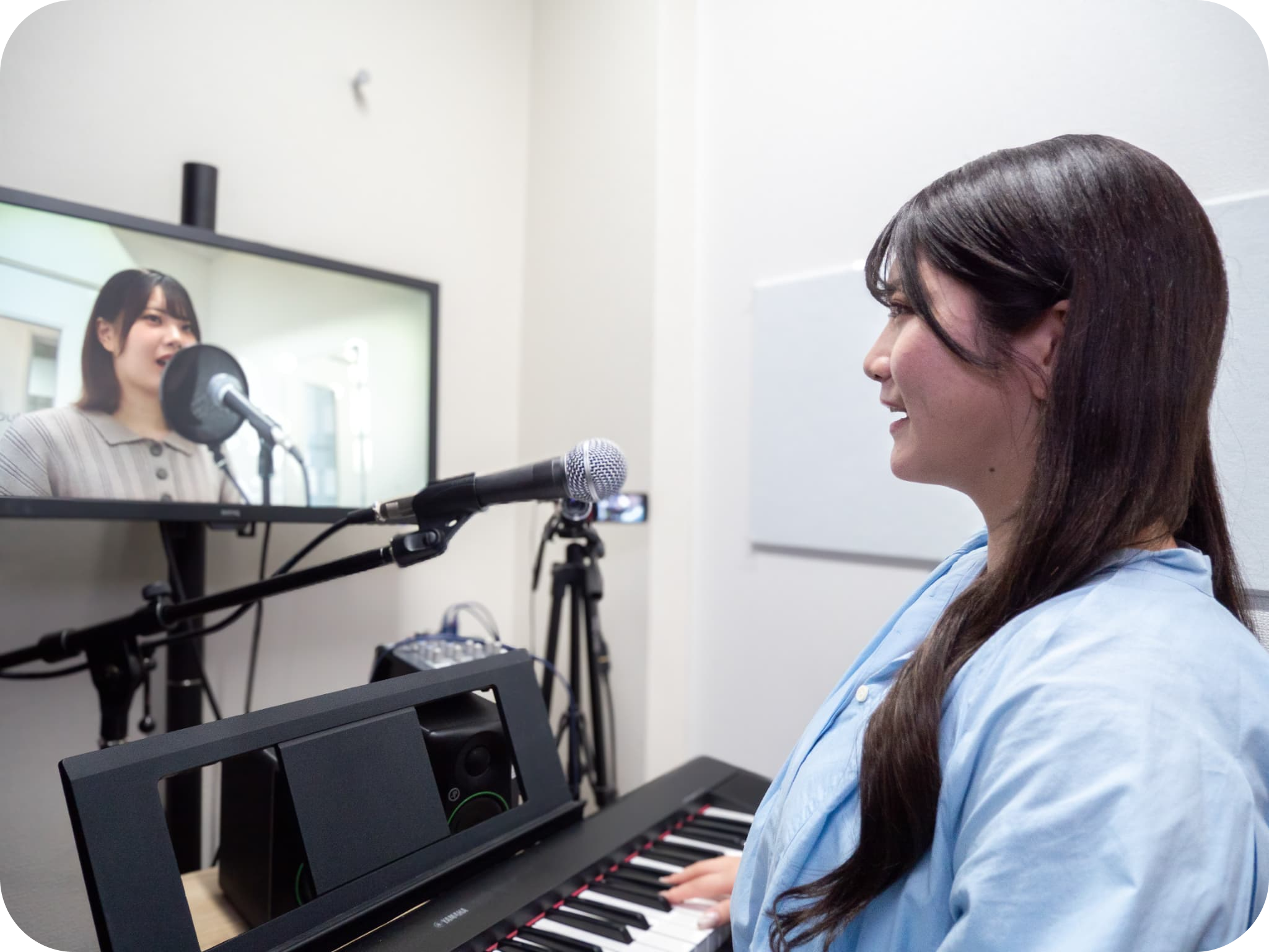 講師の生伴奏で歌えるストレスフリーなレッスン